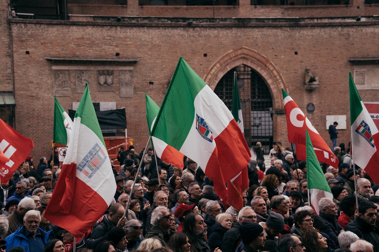 Dialogo aperto con le comunità locali